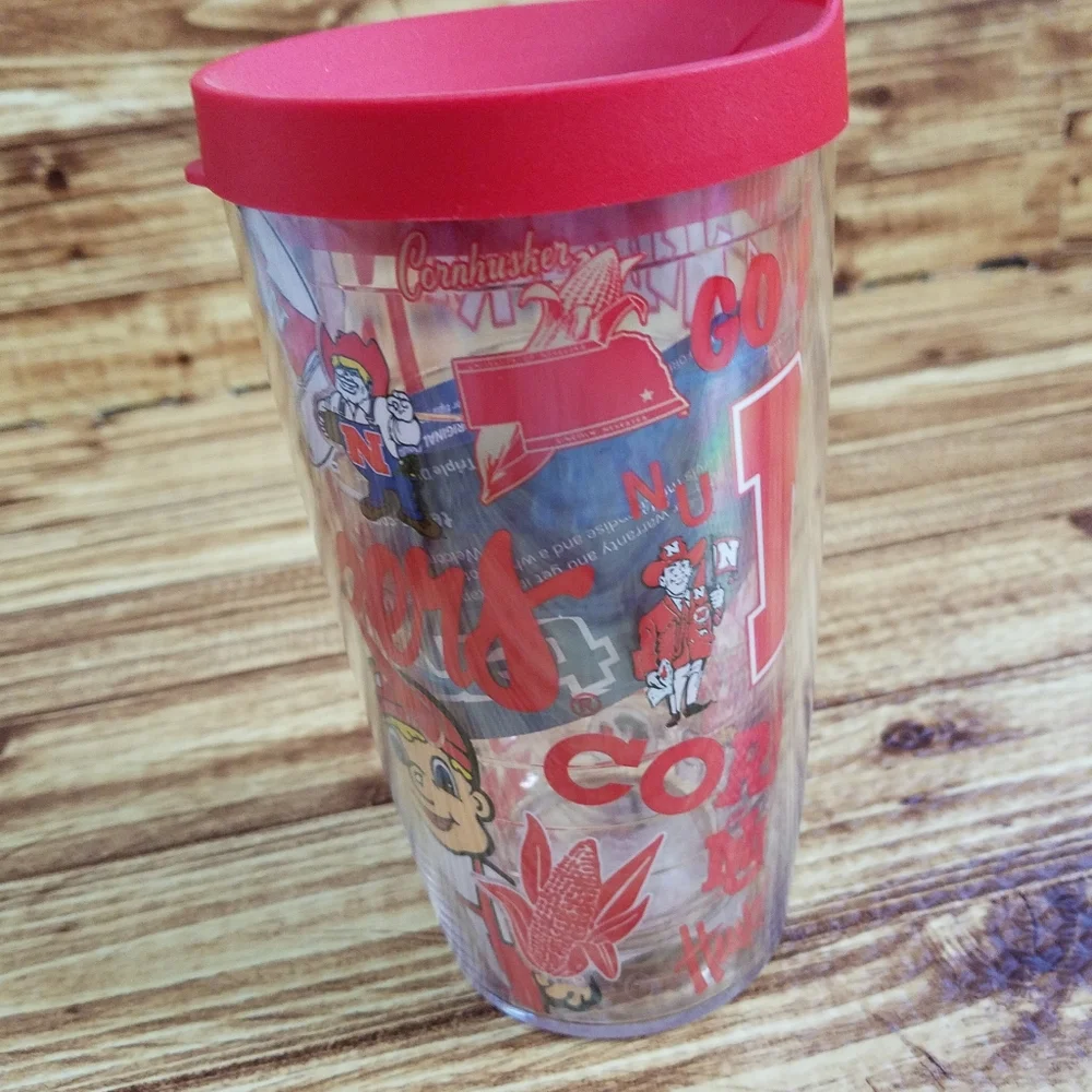 Tervis Red NCAA Football College 16 Oz Tumbler Insulated Cup Glass Cornhuskers